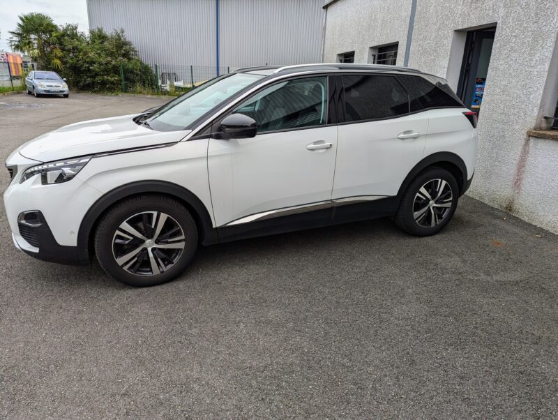 PEUGEOT 3008 II 1.2 PURETECH 130 S&S ALLURE BUSINESS EAT6